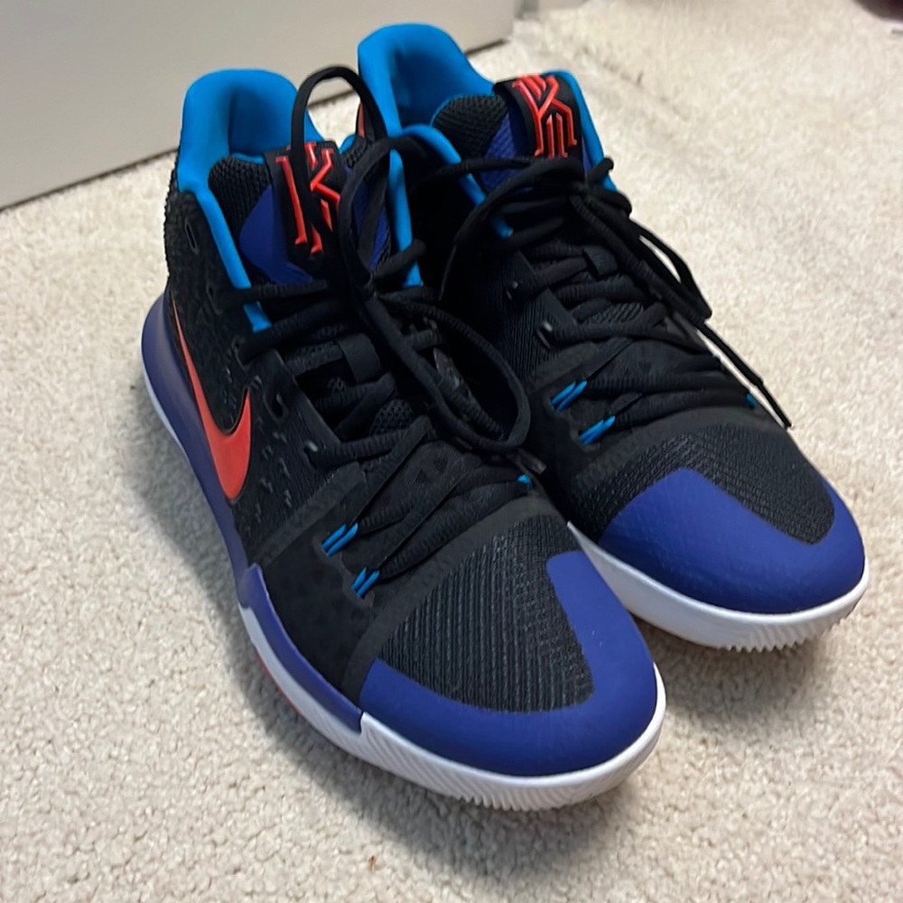 Nike Kyrie Irving Azurie Elizabeth